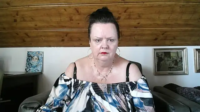 TiffanyMature online show from June 1, 2026, 7:19 am