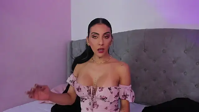 BianncaRibeiro online show from April 9, 2026, 9:32 pm