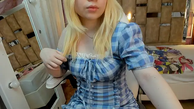 Melody Lolii online show from February 9, 2026, 6:06 pm