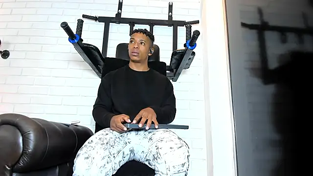 ItaloMoore online show from February 14, 2026, 11:54 am