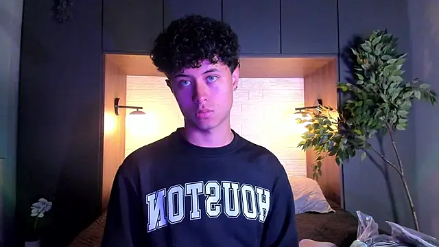 Snapshot of NoahDupont chatting on September 30, 2025, 1:06 pm NoahDupont online show from September 30, 2025, 1:06 pm