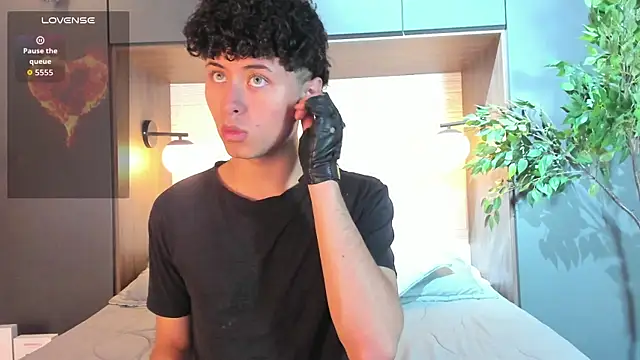 Snapshot of NoahDupont chatting on September 14, 2025, 8:20 pm NoahDupont online show from September 14, 2025, 8:20 pm