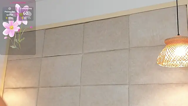 VioletHilton online show from September 17, 2025, 7:49 pm