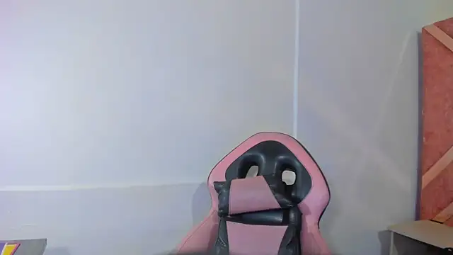 Amy Kobold3 online show from January 18, 2026, 7:50 pm