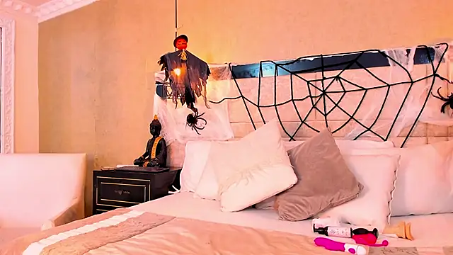 OliviaGarciaa online show from October 13, 2025, 7:37 pm