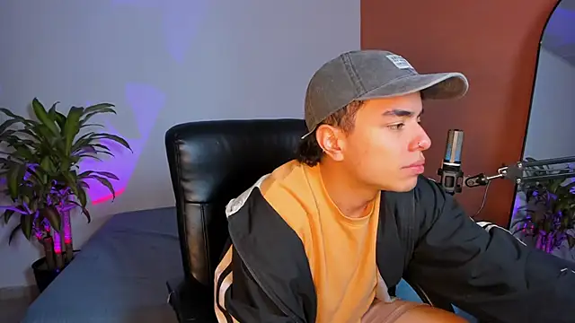 Snapshot of obzidyan chatting on October 12, 2025, 1:29 am obzidyan online show from October 12, 2025, 1:29 am