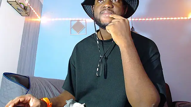 eebony stallion online show from March 3, 2026, 7:32 pm