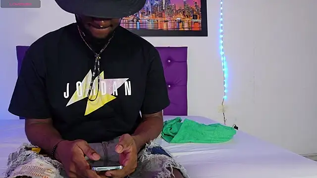 Snapshot of eebony_stallion chatting on April 28, 2026, 6:45 pm eebony stallion online show from April 28, 2026, 6:45 pm