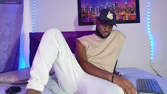 Snapshot of eebony_stallion chatting on April 23, 2026, 7:37 pm eebony stallion online show from April 23, 2026, 7:37 pm