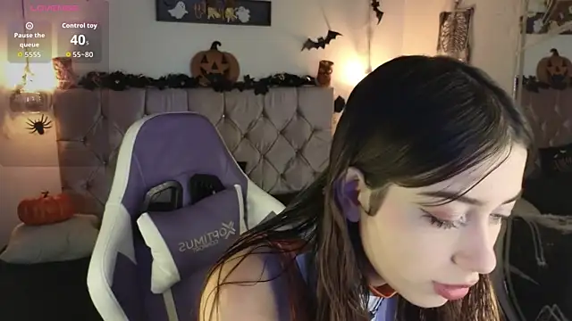 Snapshot of lila_min chatting on October 16, 2025, 2:14 pm lila min online show from October 16, 2025, 2:14 pm