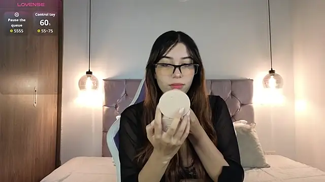 Snapshot of lila_min chatting on September 18, 2025, 1:58 pm lila min online show from September 18, 2025, 1:58 pm