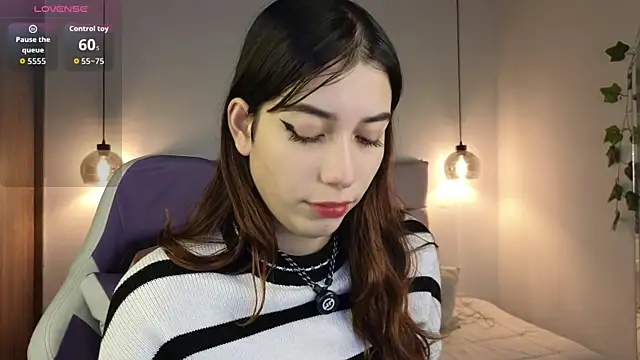 Snapshot of lila_min chatting on September 24, 2025, 2:12 pm lila min online show from September 24, 2025, 2:12 pm