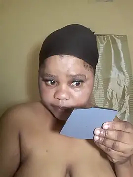 PRINCESSEMELXX93 online show from October 28, 2025, 1:28 am