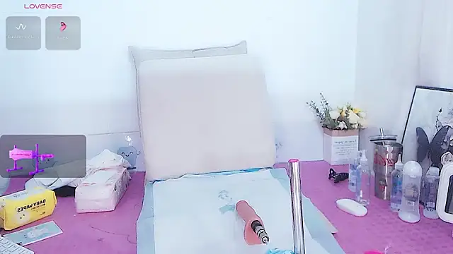 Snapshot of Mya8860 chatting on November 26, 2025, 1:27 am Mya8860 online show from November 26, 2025, 1:27 am