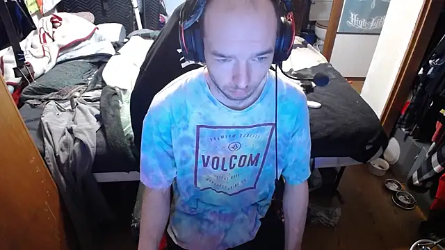 womenhateme69 online show from April 18, 2026, 5:04 pm