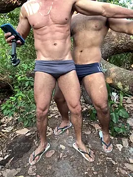 Snapshot of CasadoLutadorBigStuds chatting on September 23, 2025, 7:32 pm CasadoLutadorBigStuds online show from September 23, 2025, 7:32 pm