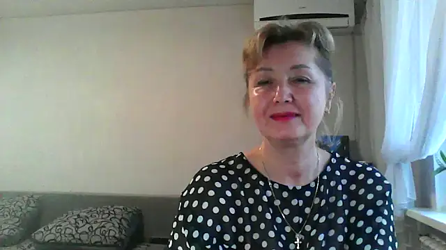 Snapshot of IrynaMolbertx chatting on October 15, 2025, 8:11 am IrynaMolbertx online show from October 15, 2025, 8:11 am