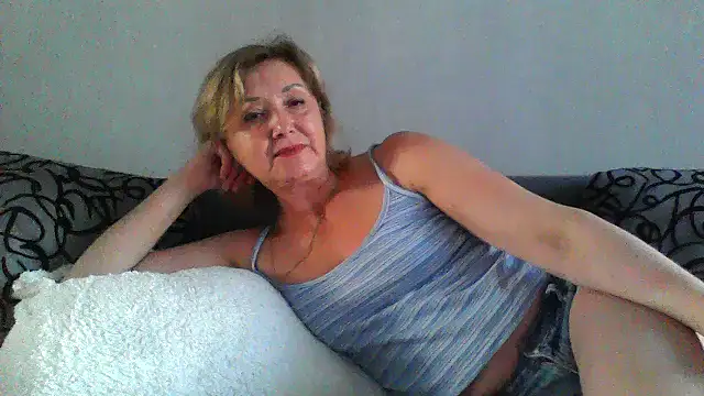 Snapshot of IrynaMolbertx chatting on October 20, 2025, 2:06 pm IrynaMolbertx online show from October 20, 2025, 2:06 pm