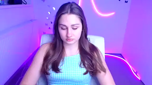 Stefanie Sweet online show from December 18, 2025, 12:31 pm