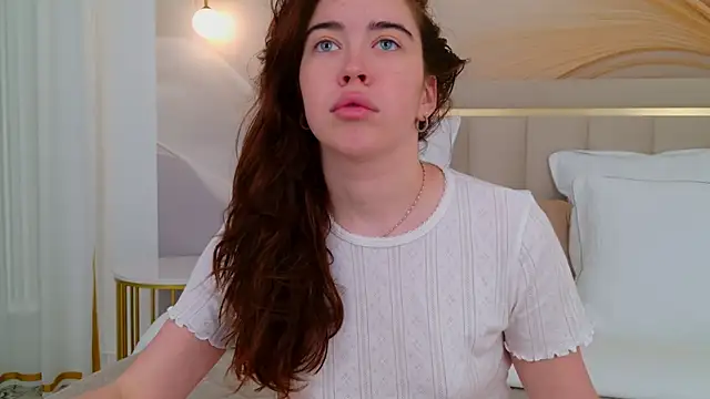 Snapshot of KimberlyBond chatting on October 7, 2025, 3:02 pm KimberlyBond online show from October 7, 2025, 3:02 pm