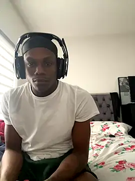 labishyoung25 online show from December 3, 2025, 7:57 pm