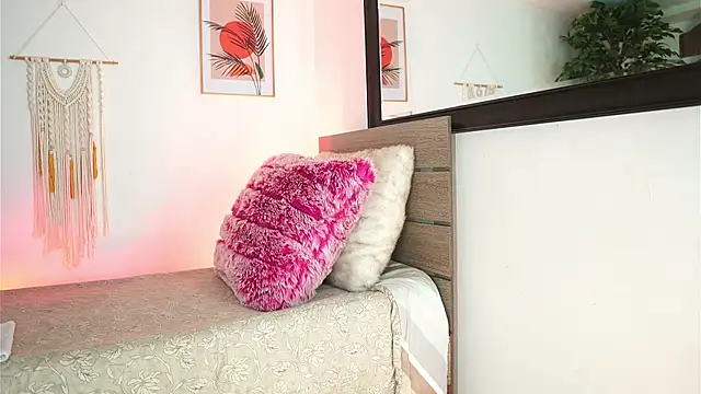 Snapshot of melissa_laurent_ chatting on September 15, 2025, 12:27 pm melissa laurent online show from September 15, 2025, 12:27 pm