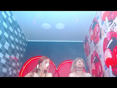 julessxcharlotte online show from September 24, 2025, 2:01 pm