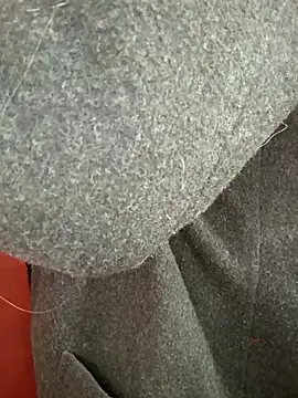 Snapshot of Mia-Glow chatting on November 10, 2025, 1:05 pm Mia-Glow online show from November 10, 2025, 1:05 pm