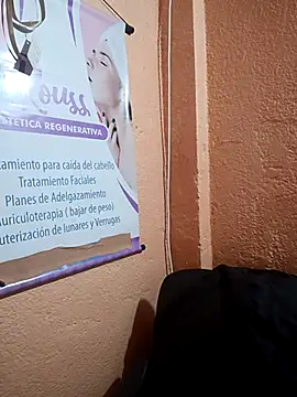 Snapshot of Mia-Glow chatting on October 28, 2025, 12:26 pm Mia-Glow online show from October 28, 2025, 12:26 pm