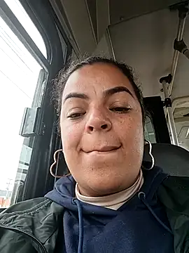 Snapshot of Mia-Glow chatting on October 13, 2025, 2:18 pm Mia-Glow online show from October 13, 2025, 2:18 pm