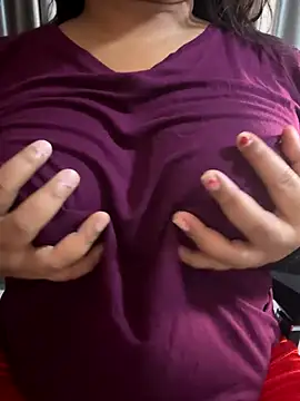 Snapshot of Maggi-is-back chatting on November 3, 2025, 2:17 am Maggi-is-back online show from November 3, 2025, 2:17 am