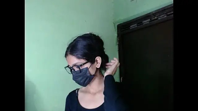 Snapshot of _kamyaa09 chatting on October 15, 2025, 5:54 pm  kamyaa09 online show from October 15, 2025, 5:54 pm