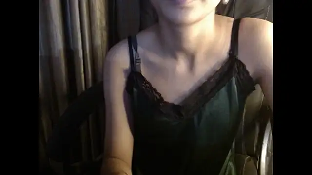 Snapshot of _kamyaa09 chatting on October 7, 2025, 8:37 am  kamyaa09 online show from October 7, 2025, 8:37 am