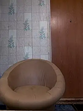 Tupo070481 online show from September 29, 2025, 1:06 pm