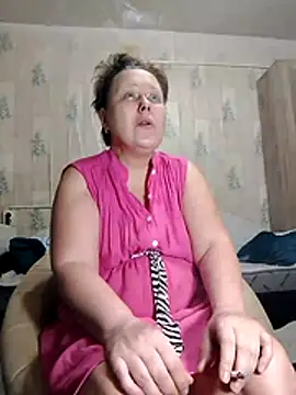 Snapshot of Tupo070481 chatting on December 17, 2025, 5:01 am Tupo070481 online show from December 17, 2025, 5:01 am