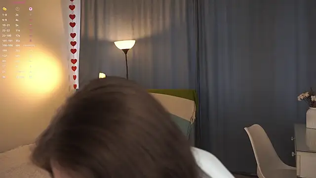 VernonKnapik online show from October 14, 2025, 7:31 am