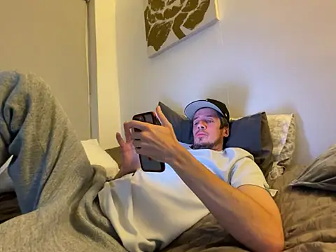 Snapshot of shyandchilling chatting on November 27, 2025, 9:04 pm shyandchilling online show from November 27, 2025, 9:04 pm