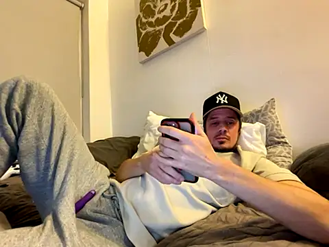 Snapshot of shyandchilling chatting on December 1, 2025, 5:58 pm shyandchilling online show from December 1, 2025, 5:58 pm