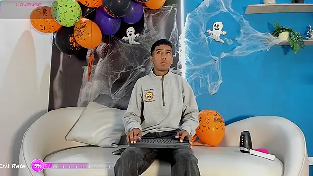 Snapshot of ender_h0t chatting on October 28, 2025, 1:43 pm ender h0t online show from October 28, 2025, 1:43 pm