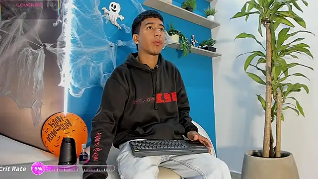 Snapshot of ender_h0t chatting on October 23, 2025, 1:43 pm ender h0t online show from October 23, 2025, 1:43 pm