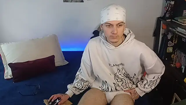 Snapshot of Dioniso_guy8 chatting on October 9, 2025, 4:29 pm Dioniso guy8 online show from October 9, 2025, 4:29 pm