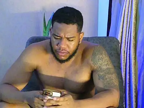 BenjaminCol  online show from September 12, 2025, 5:13 pm