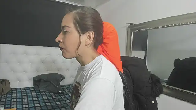 evelynesex online show from October 15, 2025, 2:10 am