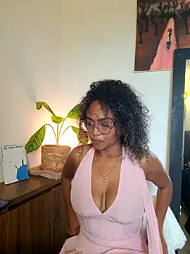 BiiancaEstradaa online show from May 29, 2026, 9:43 pm