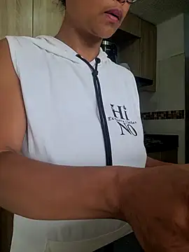 BiiancaEstradaa online show from October 2, 2025, 2:09 pm