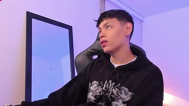 zeus blaze online show from September 17, 2025, 12:18 pm