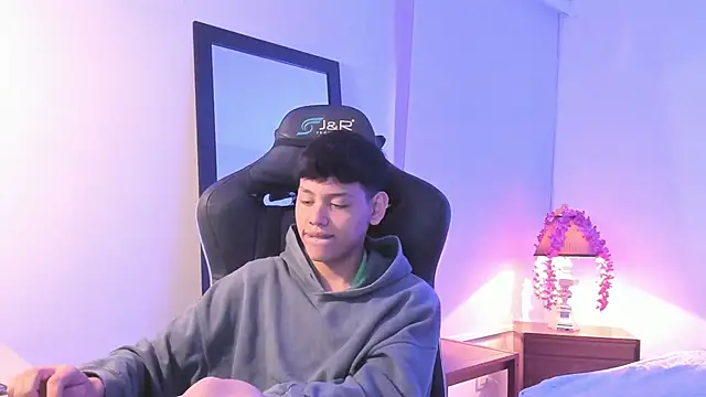 zeus blaze online show from September 10, 2025, 3:33 pm