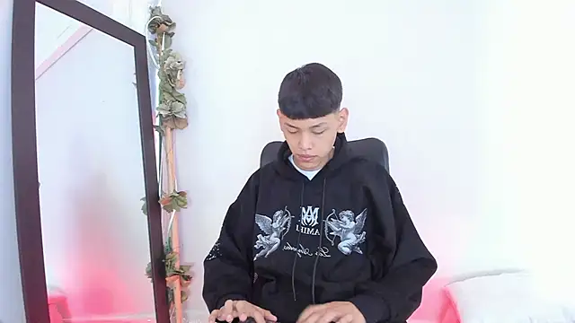 zeus blaze online show from September 12, 2025, 11:54 am