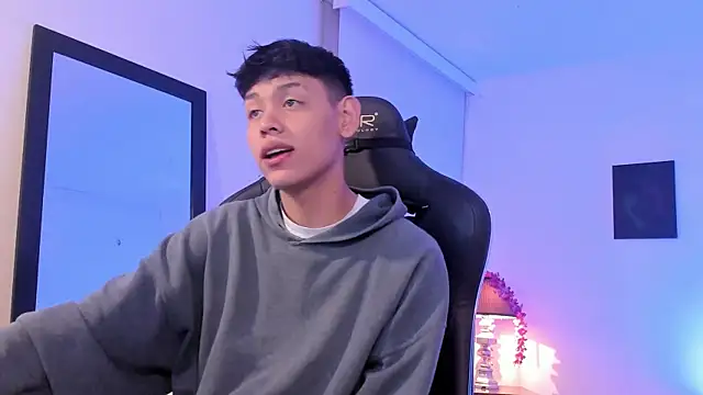 zeus blaze online show from October 1, 2025, 12:09 pm