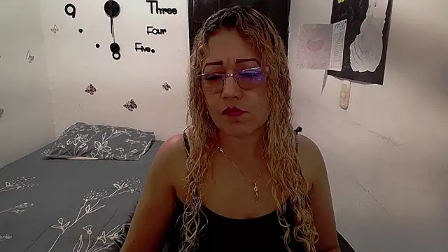 Skarleth Diaz online show from February 10, 2026, 8:30 pm